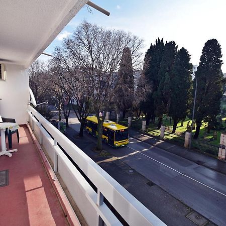 Apartment Navy Near The Beach Pula Exterior photo